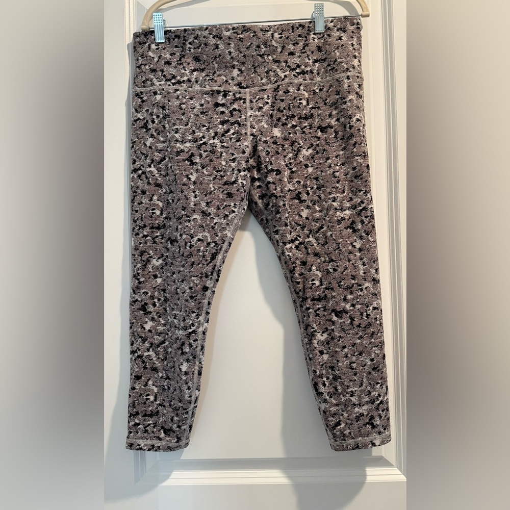 Athleta Black and Gray Patterned Leggings